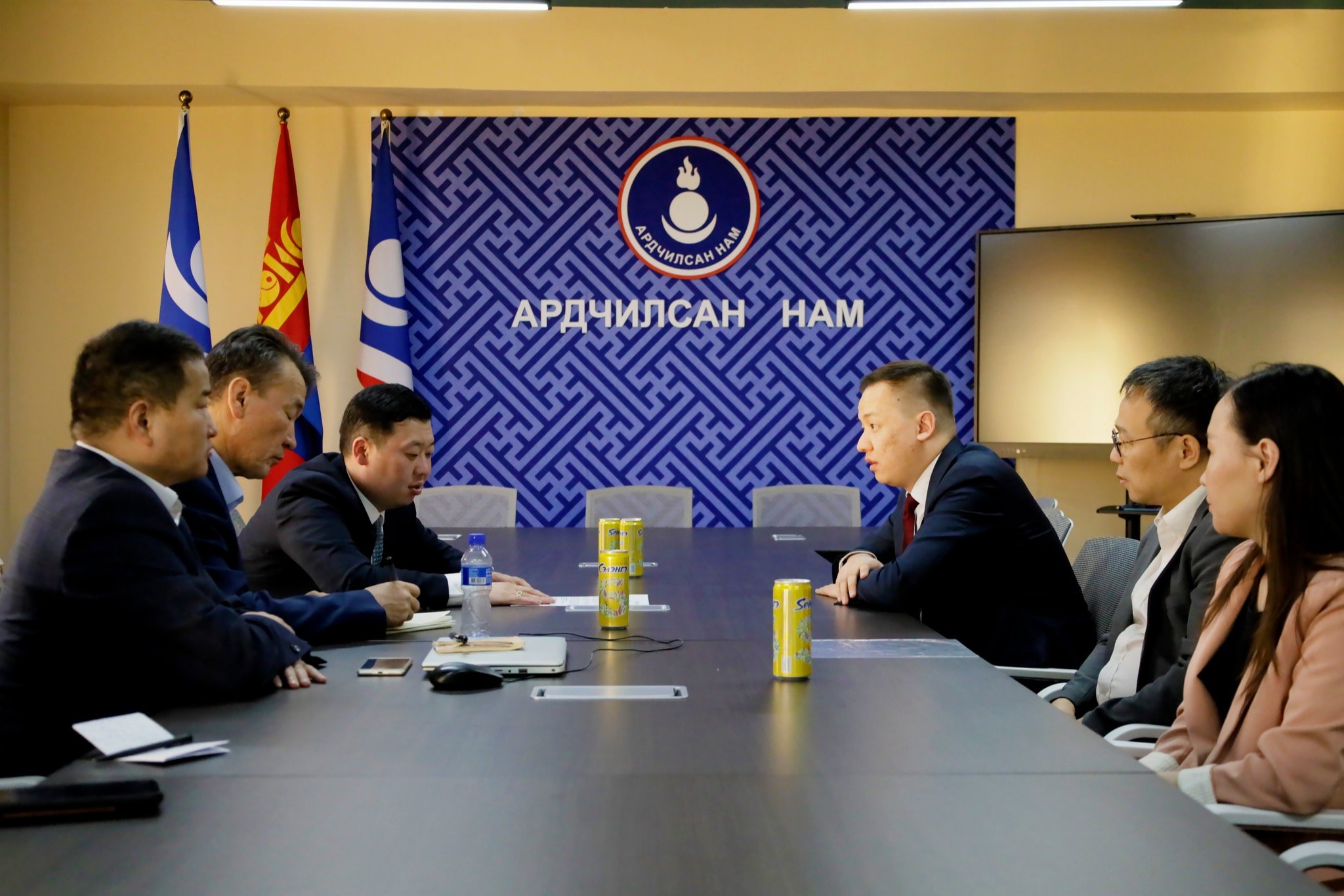 content 412 Ардчилсан намд тээвэ